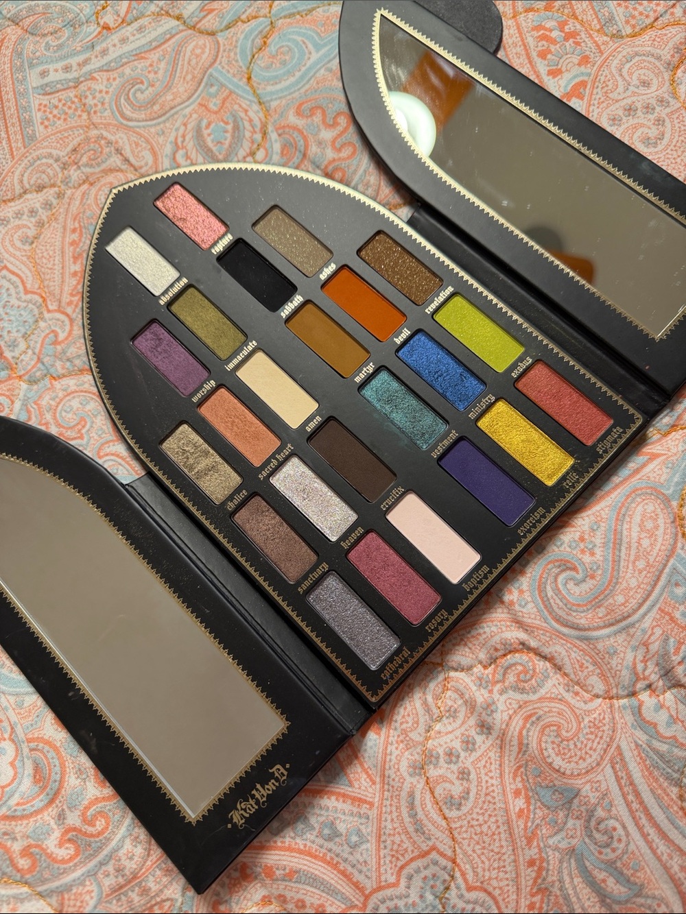 Kat Von D Saint & Sinner palette - Picture 3 of 3